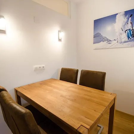 Deluxe By In One アパート