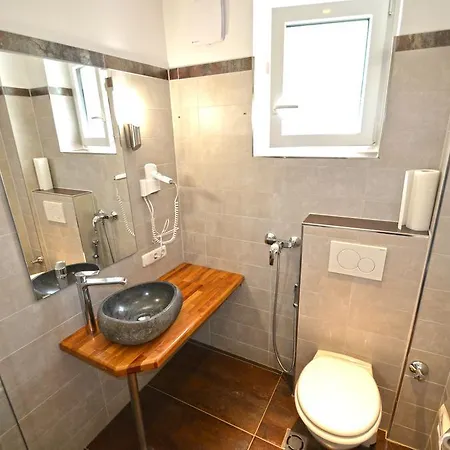 Deluxe By In One Apartman